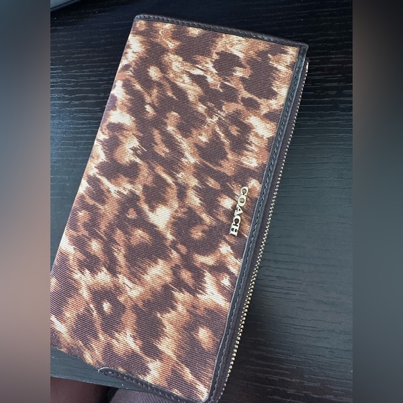 Leopard Print Coach Wristlet - Picture 2 of 7